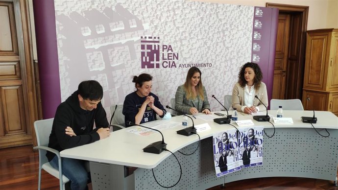 Un momento de la presentación actividades Día del Libro en Palencia.