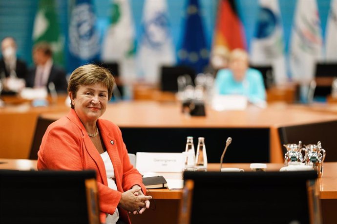Archivo - 26 August 2021, Berlin: Kristalina Georgieva, Head of the International Monetary Fund, attends a meeting with German Chancellor Angela Merkel and economic and financial organisations at the Federal Chancellery, including OECD, World Bank, WTO 