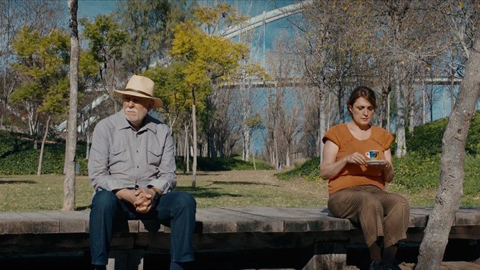 EL DOCUMENTAL VALENCIANO "UNA ELEFANTA SOBRE LA TELA DE UNA ARAÑA"