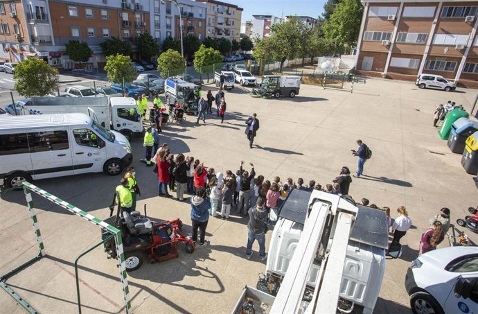 El Ayuntamiento pone en marcha una campaña de concienciación sobre limpieza y reciclaje en colegios