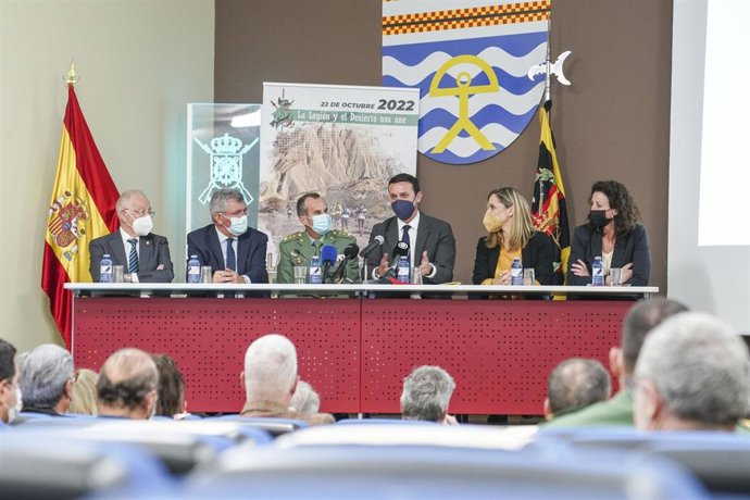 Presentación de 'La Desértica' en Viator (Almería).