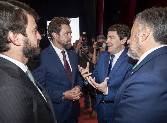 Toma de posesión de los consejeros del Gobierno de PP y Vox