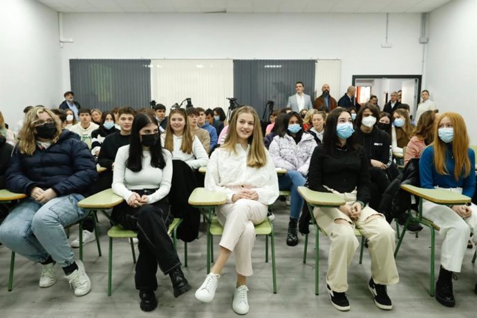 La Princesa de Asturias asiste en Leganés (Madrid) a la Jornada Juventud y Ciberseguridad: Disfruta en Internet con Seguridad, organizada por el Instituto Nacional de Ciberseguridad de España.