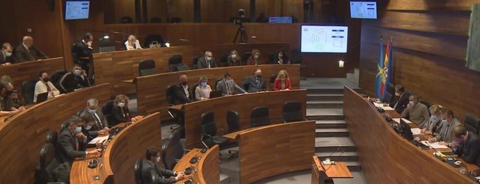 Diputados asturianos, en el pleno del 20 de abril de 2022