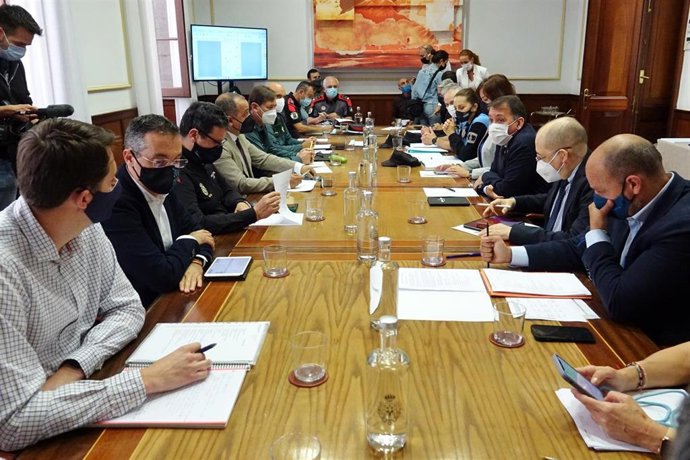 Reunión de la Junta Local de Seguridad de Santa Cruz de Tenerife para organizar el dispositivo del Carnaval de Verano