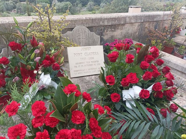 Lápida de uno de los vecinos de Pollença asesinados por el franquismo.