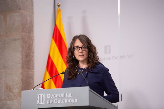 Archivo - La consellera de Igualdad y Feminismo de la Generalitat, Tnia Verge, en una rueda de prensa tras el Consell Executiu, en la Generalitat, a 8 de marzo de 2022, en Barcelona, Cataluña (España).