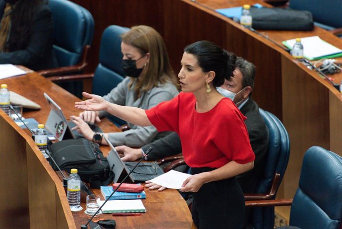 La portavoz de Vox en la Asamblea de Madrid, Rocío Monasterio, interviene en una sesión plenaria en la Asamblea de Madrid, a 7 de abril de 2022, en Madrid (España). El pleno gira en torno a la comparecencia de la presidenta de la Comunidad de Madrid par