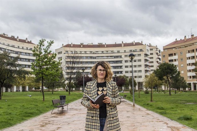 La concejal de Cs, Rocío Fernández, en su visita al barrio de Los Lirios