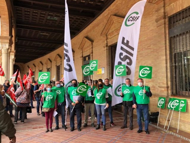 Concentración sindical frente a la Inspección de Trabajo de Sevilla celebrada el pasado 22 de marzo