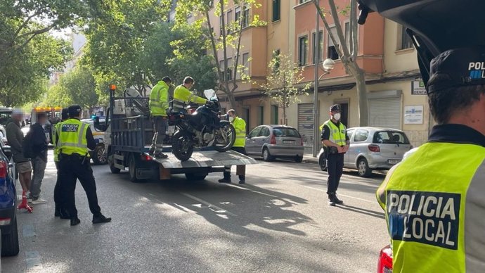 Control de la Policía Local en Palma.