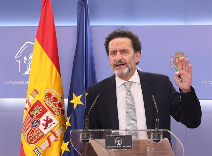 El vicesecretario general de Ciudadanos, Edmundo Bal, ofrece una rueda de prensa antes de su intervención en la Junta de Portavoces en el Congreso de los Diputados, a 19 de abril de 2022, en Madrid (España).