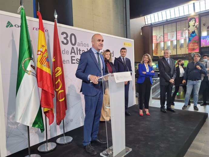 El alcalde de Sevilla, Antonio Muñoz, en el acto conmemorativo del 30 aniversario del AVE Madrid-Sevilla.