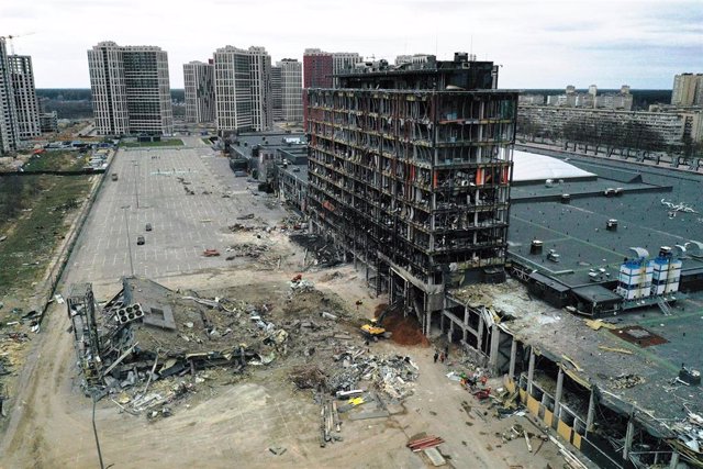 Un edificio destruido en Kiev, Ucrania. 