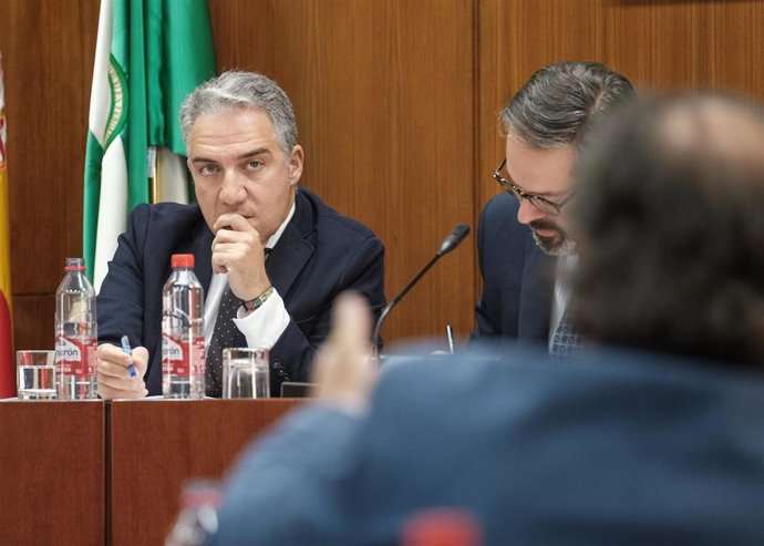 Elías Bendodo, este jueves en comisión del Parlamento andaluz