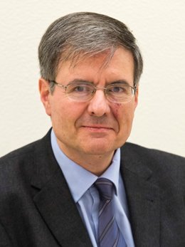 Archivo - Manuel Arellano, primer Doctor Honoris Causa por la Universidad Internacional de Andalucía