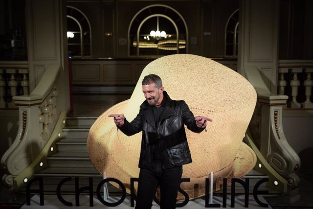 El actor y director Antonio Banderas presenta el musical teatral 'A Chorus Line'