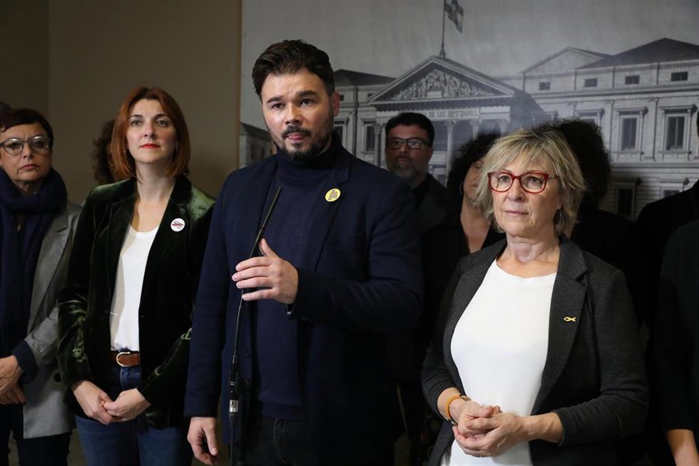 Archivo - (I-D) La diputada de ERC en el Congreso por Girona, Montserrat Bassa; la diputada del ERC en el Congreso por Barcelona, Carolina Telachea; el portavoz de ERC en el Congreso de los Diputados, Gabriel Rufíán, y la portavoz de ERC en el Senado, M
