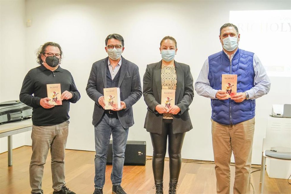Presentación de la obra 'José Fernández Campos, Richoly (1920-1995)' .