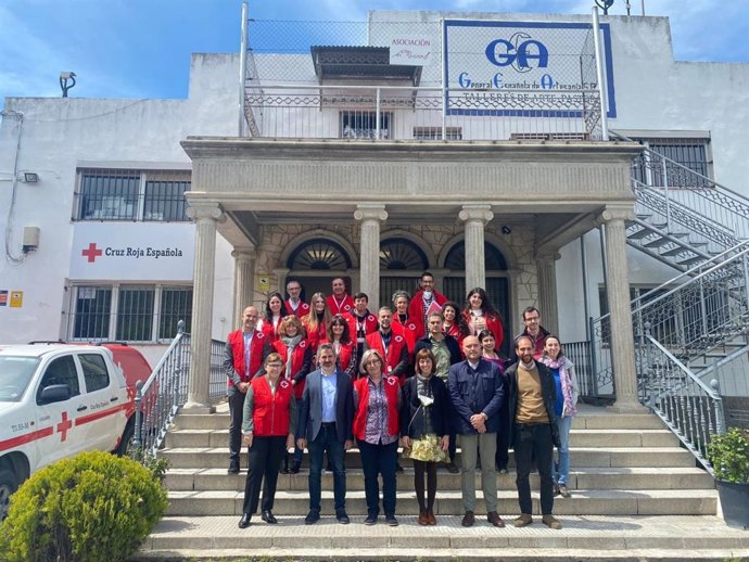 El delegado de Familias, Igualdad y Bienestar, Pepe Aniorte, visita el Centro de Día Infantil de la Cañada Real Galiana gestionado por Cruz Roja