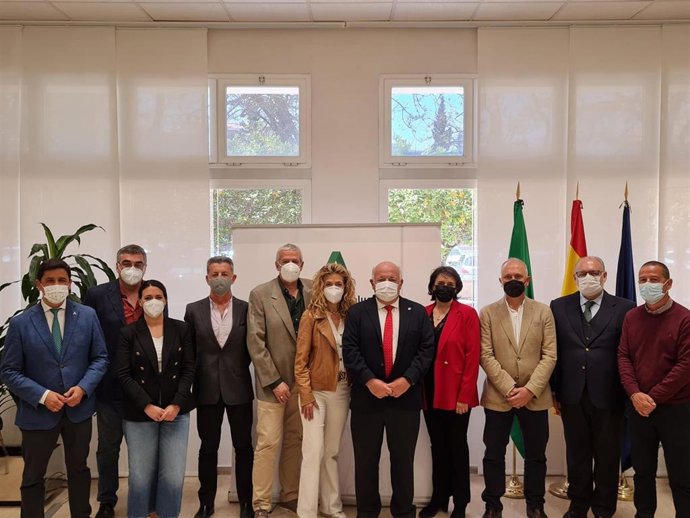 Reunión de Salud y sindicatos para firmar el acuerdo que desbloquea la carrera profesional