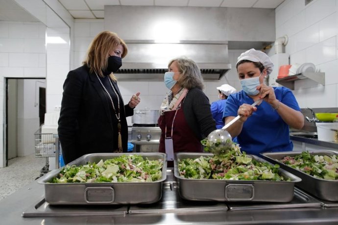 El Comedor Social Virgen de la Cinta ha obtenido el respaldo del Puerto de Huelva para su campaña de alimentos de primavera.