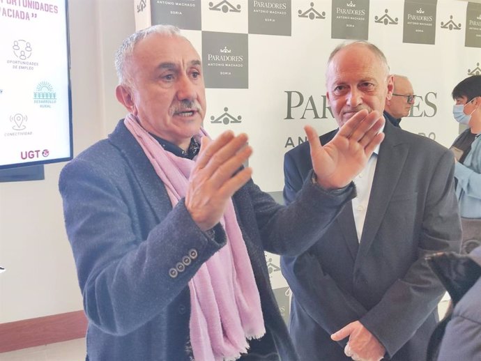 Pepe Álvarez (izda) junto a Faustino Temprano en la jornada sobre los retos demográficos celebrada en Soria.