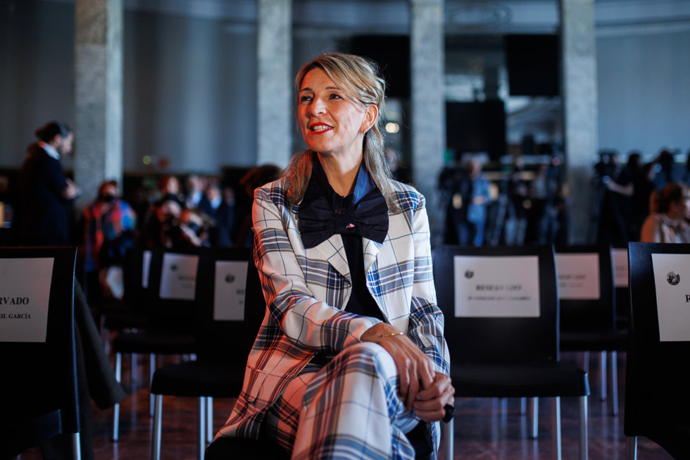 La vicepresidenta segunda del Gobierno y ministra de Trabajo y Economía Social, Yolanda Díaz, durante la XXVI edición de la Lectura Continuada de 'El Quijote', en el Círculo de Bellas Artes