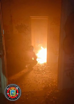 Extinción de incendio en una casa sin actividad