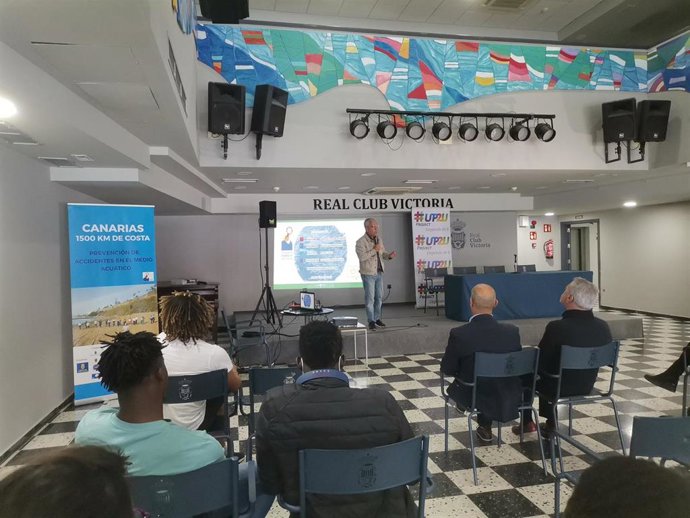 'Canarias, 1500 Km De Costa' Forma A Menores Migrantes Sobre Prevención De Ahogamientos