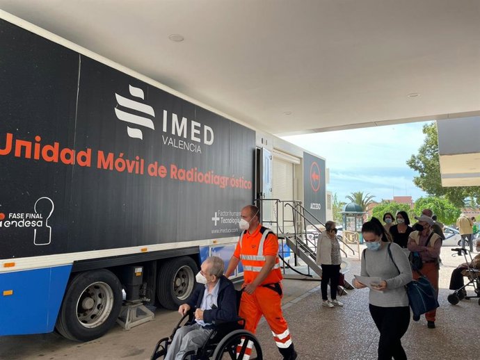 El Hospital  Clínico de Málaga dispondrá temporalmente de una unidad móvil para realizar resonancias magnéticas de baja complejidad