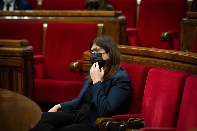 Archivo - La consellera de Investigación y Universidades de la Generalitat, Gemma Geis, en el pleno del Parlament del 22 de marzo de 2022.
