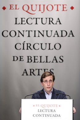 El alcalde de Madrid, José Luis Martínez-Almeida, participa en la XXVI lectura continuada de El Quijote, en el Círculo de Bellas Artes