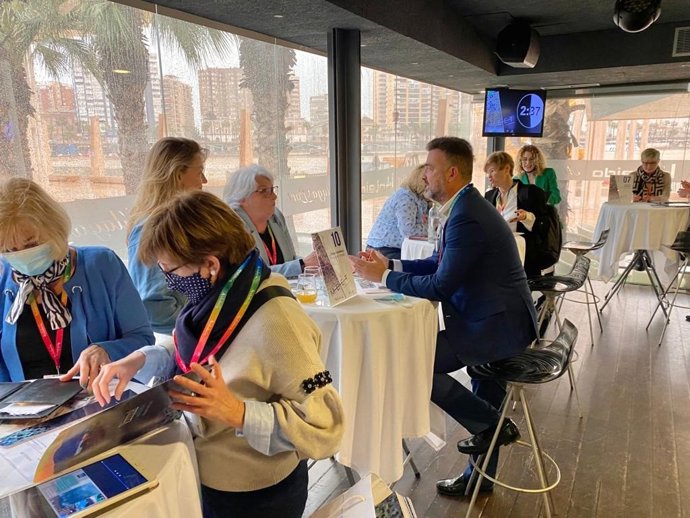 La Junta organiza un encuentro para impulsar la comercialización del destino en el mercado británico e irlandés.