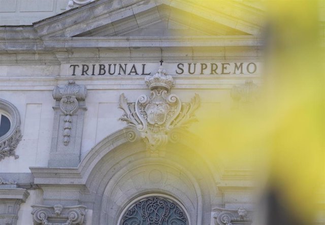 Archivo - La fachada del Tribunal Supremo, a 15 de octubre de 2021, en Madrid (España).