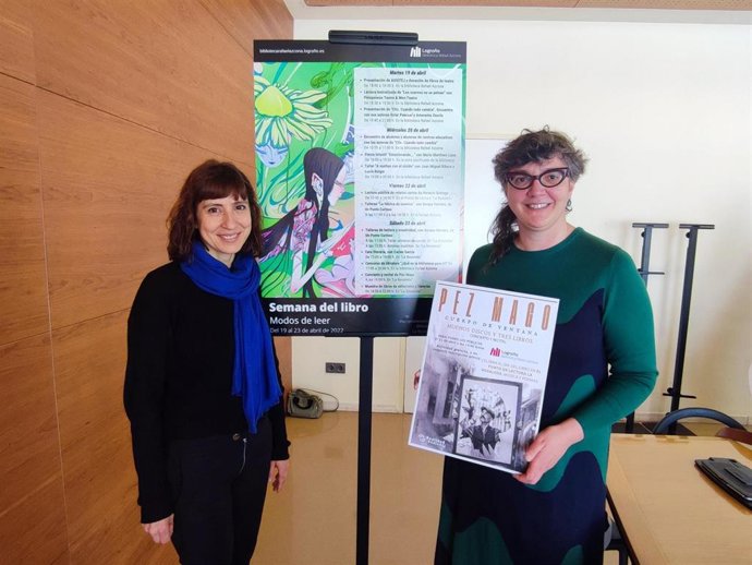 CarmenUrquía y Esther Felipe presentan actividades en el punto de lectura del parque del Carmen