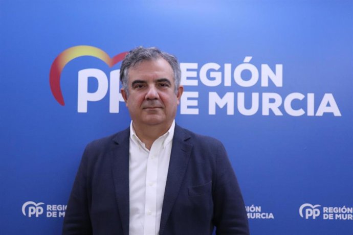 El senador del PP Juan María Vázquez