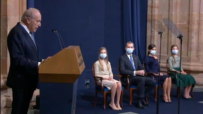 Archivo - Discurso del presidente de la Fundación Princesa de Asturias, Luis Fernández-Vega, en los Premios Princesa de Asturias.