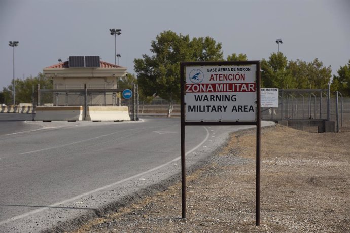 Archivo - Exterior de la base militar de Morón. A 23 de agosto de 2021. En Sevilla (Andalucia, España). Las bases militares que se encuentran en Andalucía --Morón de la Frontera (Sevilla) y Rota (Cádiz)-- acogerán temporalmente a afganos colaboradores d