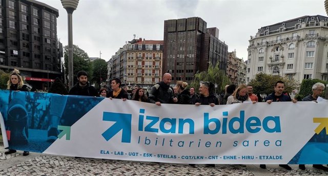 Concentración de sindicatos en Bilbao para penir un cambio de política penitenciaria