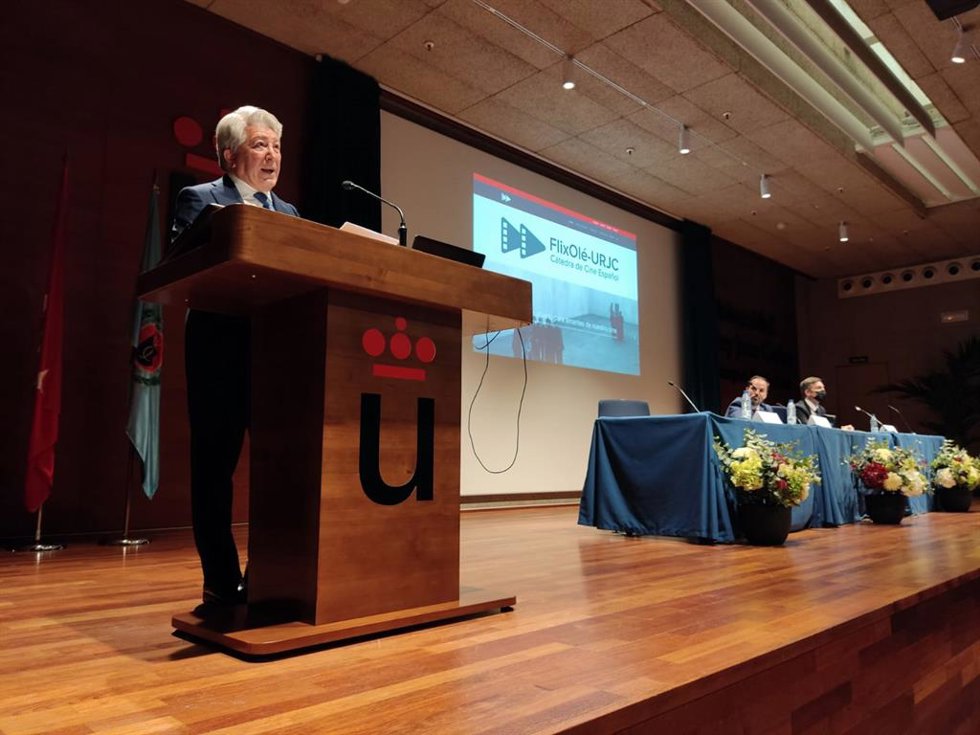 Enrique Cerezo en la presentación de la 'Catedra FlixOlé-URJC de Cine Español'.