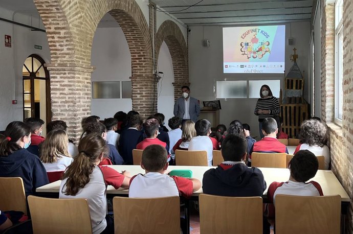 'Edufinet Kids' de Unicaja incorpora a los alumnos del último ciclo de primaria a su programa de educación financiera 