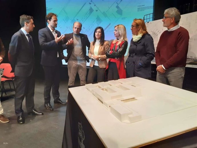 Presentación del nuevo colegio de Puebla de la Calzada