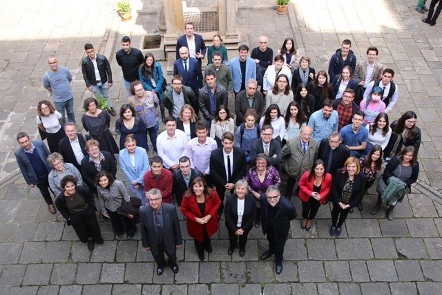 Foto conjunta amb els guanyadors dels Premis Sant Jordi 2022