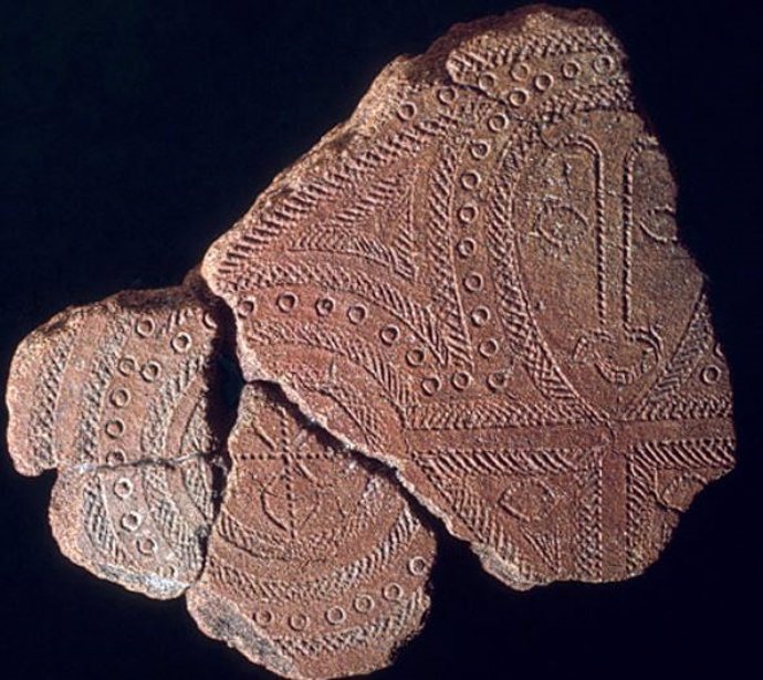 Fragmento de cerámica lapita de las Islas Solomon