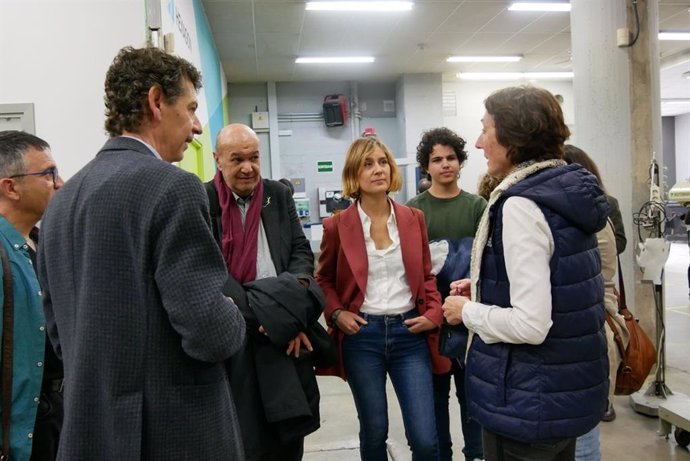 La líder de los comuns en el Parlament, Jéssica Albiach, en una visita en un centro de FP en Manresa