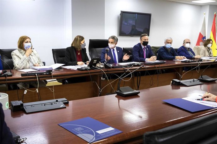 El presidente de Cantabria, Miguel Ángel Revilla, preside la reunión del Consejo Asesor para la Lucha contra el Despoblamiento de los Municipios de Cantabria