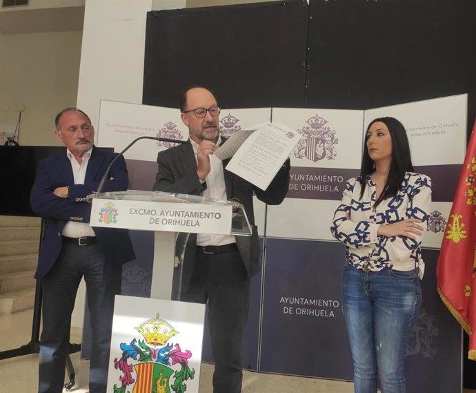 Bascuñana comparece en rueda de prensa