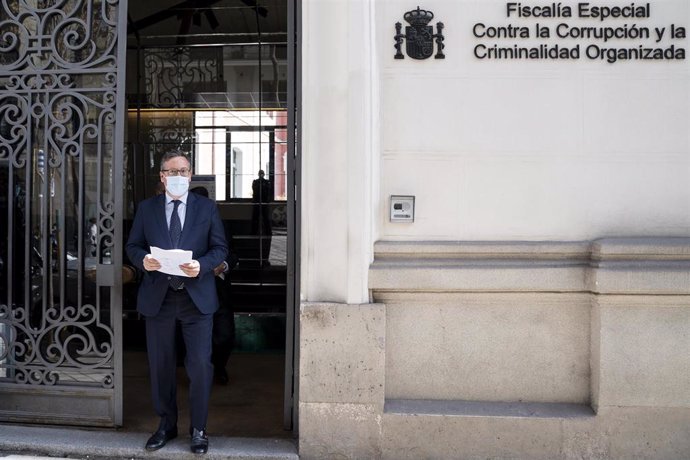 Archivo - El portavoz del PP, Alfonso Serrano, en la Fiscalía Anticorrupción tras presentar contratos de compra de material sanitario 