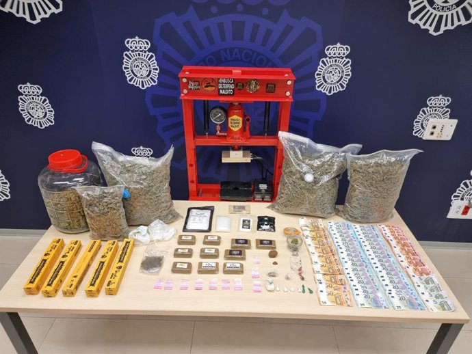 Droga y efectos intervenidos en la operación 'Mimosa 2'